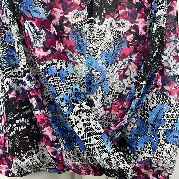 Nicole Miller lace print XL sleeveless faux wrap top - Picture 3 of 5